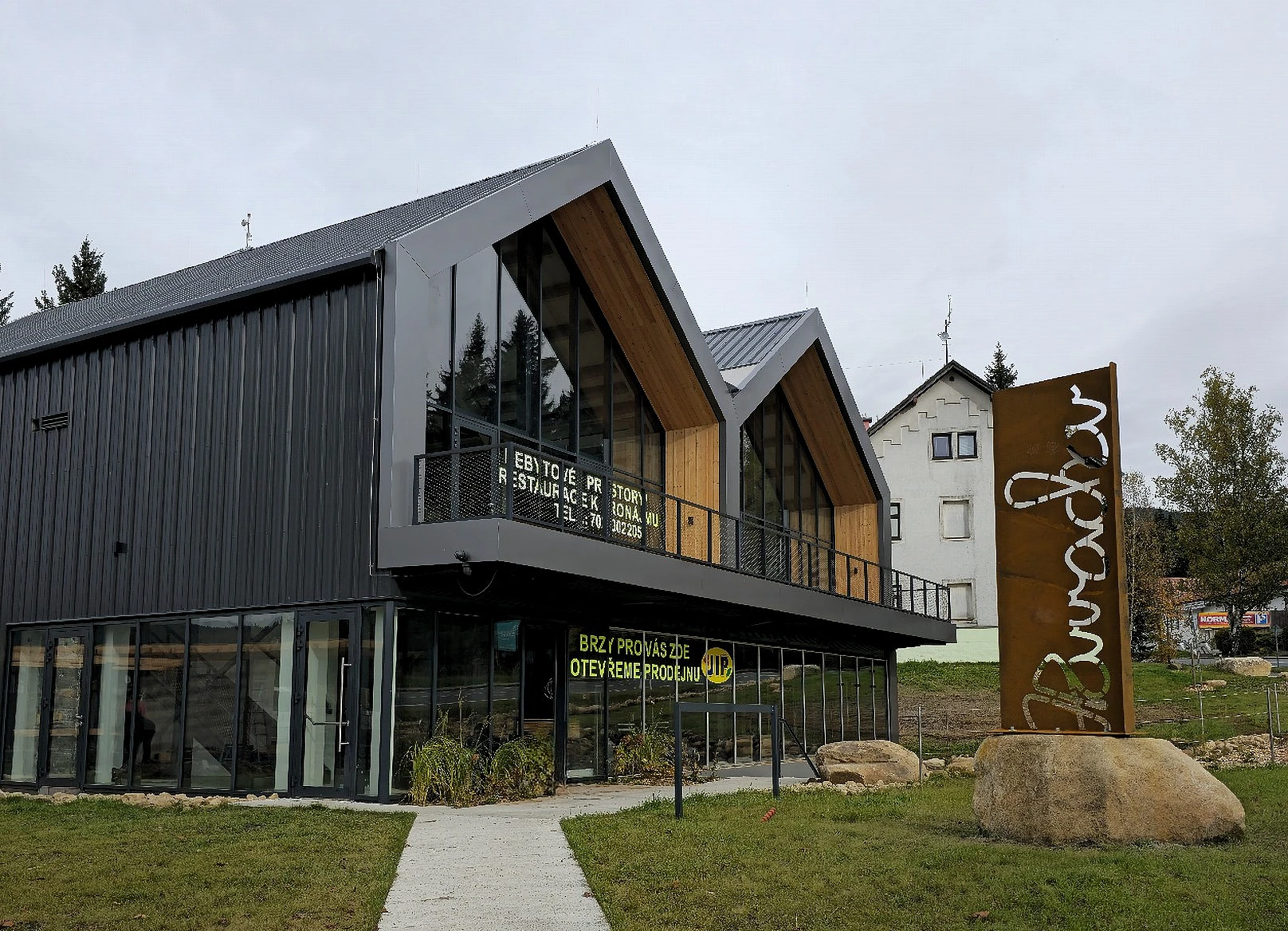 Restaurace + prodejna JIP – Harrachov