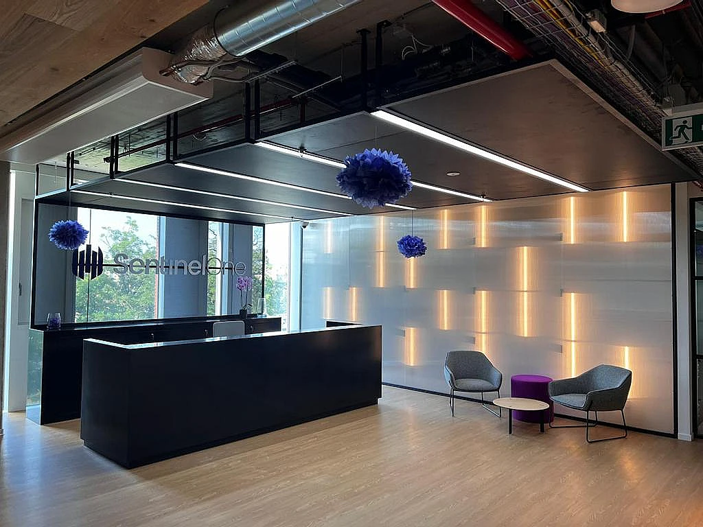 SentinelOne, Praha – Karlín